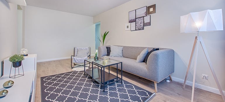 sivi kauc u malom stanu