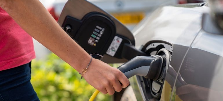 punjac za elektricno auto